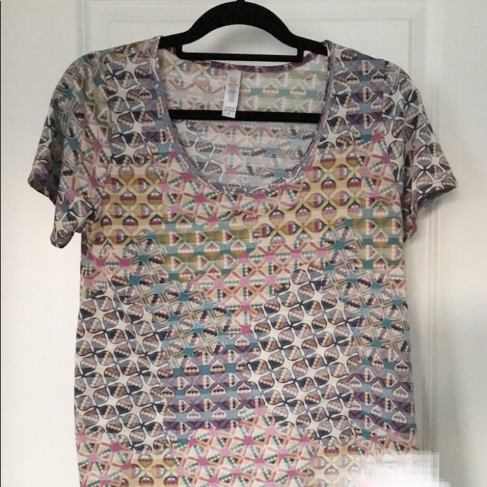 Small Lularoe Classic T